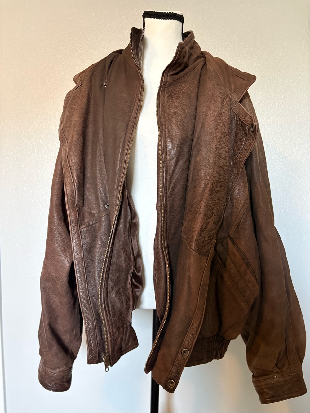 Vintage Men's Brown Leather Bomber Jacket - Classic Casual Bomber
